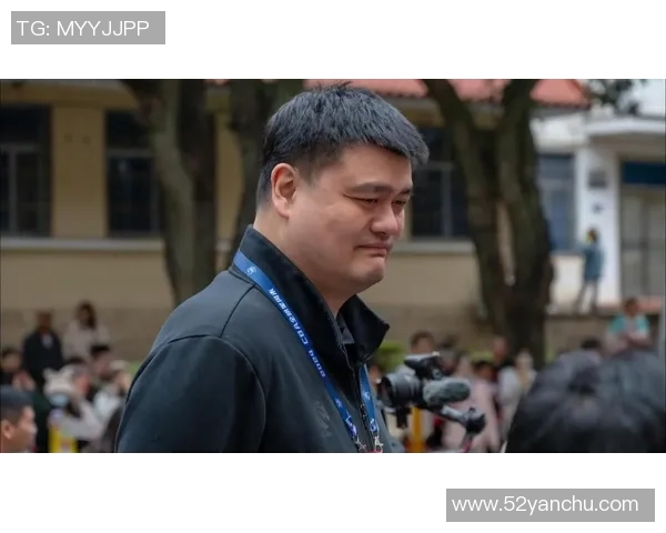 姚明幽默胡渣视频引发网友热议展现运动员生活另一面